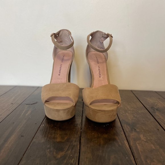 Chinese Laundry Tan Suede Super High Platform Heels Size 9 - Picture 2 of 7